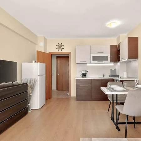 Apartment Danili нов двустаен с басейн и паркомясто в гр